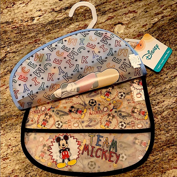 NWT❗️Disney Mickey Mouse 2 Piece Printed Bibs - Picture 3 of 3